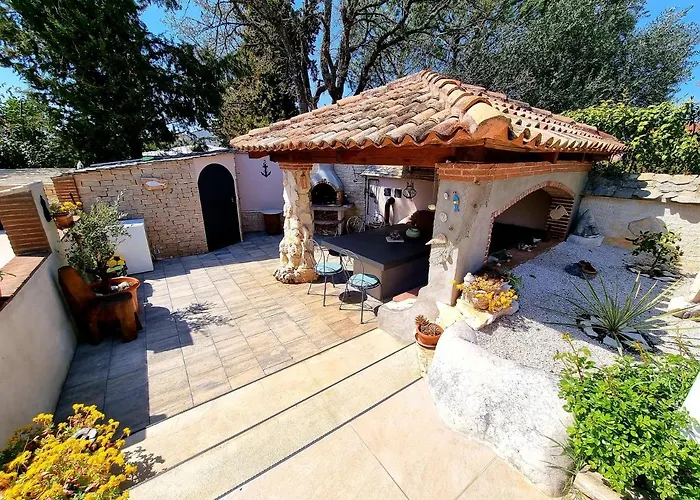 Engel With Pool Appartement