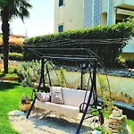Engel With Pool * Πόρετς