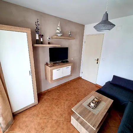 Appartement Engel With Pool