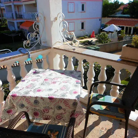 Διαμέρισμα Engel With Pool Πόρετς