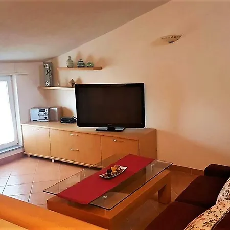 Apartment Engel With Pool Porec