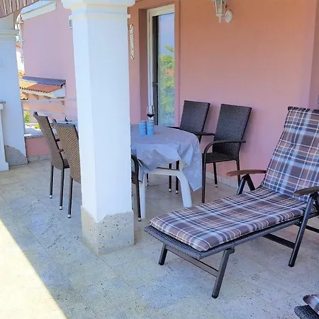 Appartement Engel With Pool