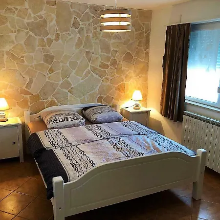 Διαμέρισμα Engel With Pool Πόρετς