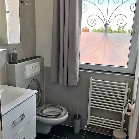 Engel With Pool Appartement