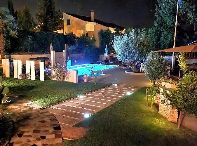 Engel With Pool Apartment *