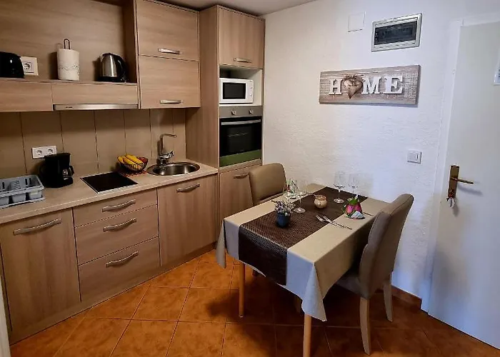 Engel With Pool Apartman *