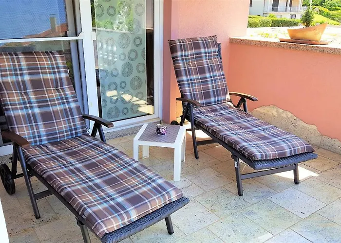 Engel With Pool Apartman