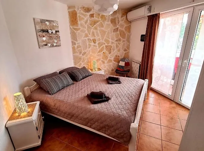 Engel With Pool Appartement Poreč